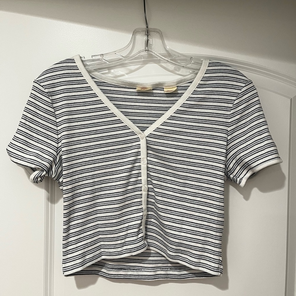 Levi’s crop top